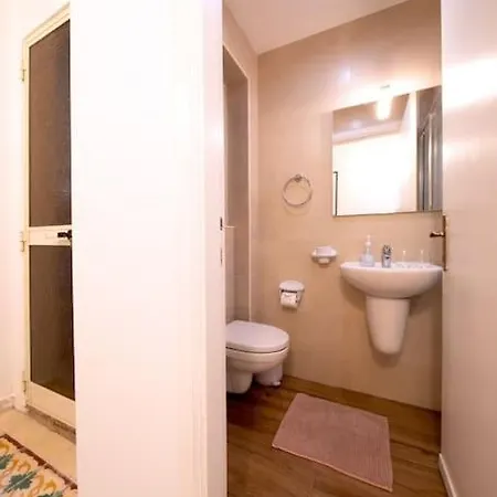 Casa de Férias Traditional 2 Bedroom House With Yard Ssch1-1