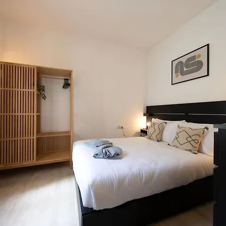 Traditional 2 Bedroom House With Yard Ssch1-1 *