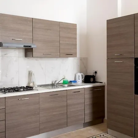 Traditional 2 Bedroom House With Yard Ssch1-1 * San Giuliano