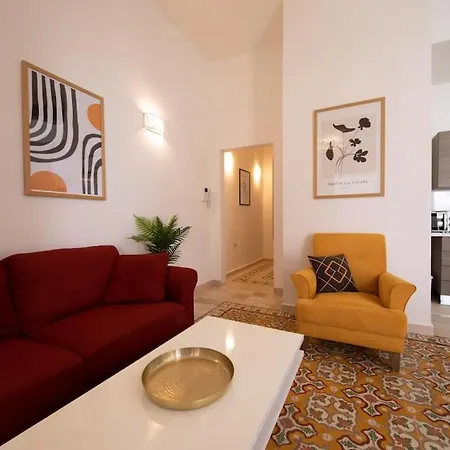 Casa vacanze Traditional 2 Bedroom House With Yard Ssch1-1