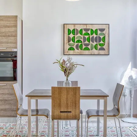 Traditional 2 Bedroom House With Yard Ssch1-1 Tatil Evi *