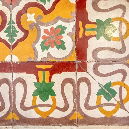 Traditional 2 Bedroom House With Yard Ssch1-1 *