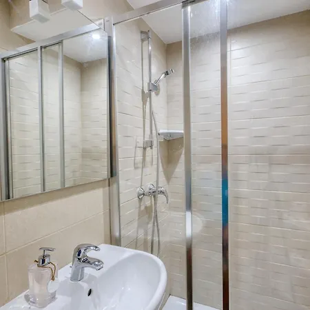 Nyaraló Traditional 2 Bedroom House With Yard Ssch1-1 *