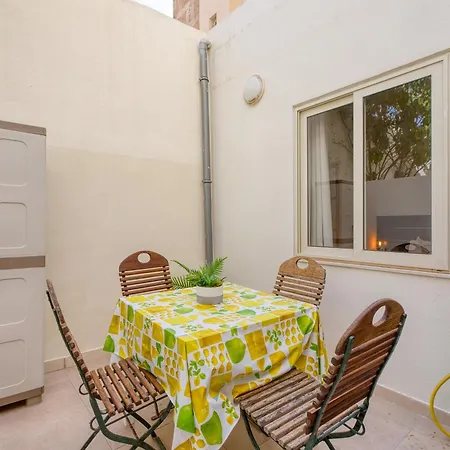 Σπίτι διακοπών Traditional 2 Bedroom House With Yard Ssch1-1 *