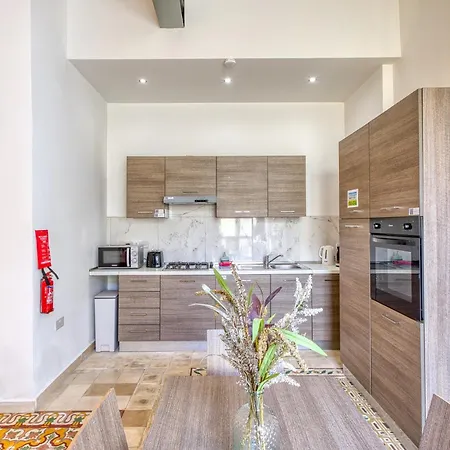 Σπίτι διακοπών Traditional 2 Bedroom House With Yard Ssch1-1